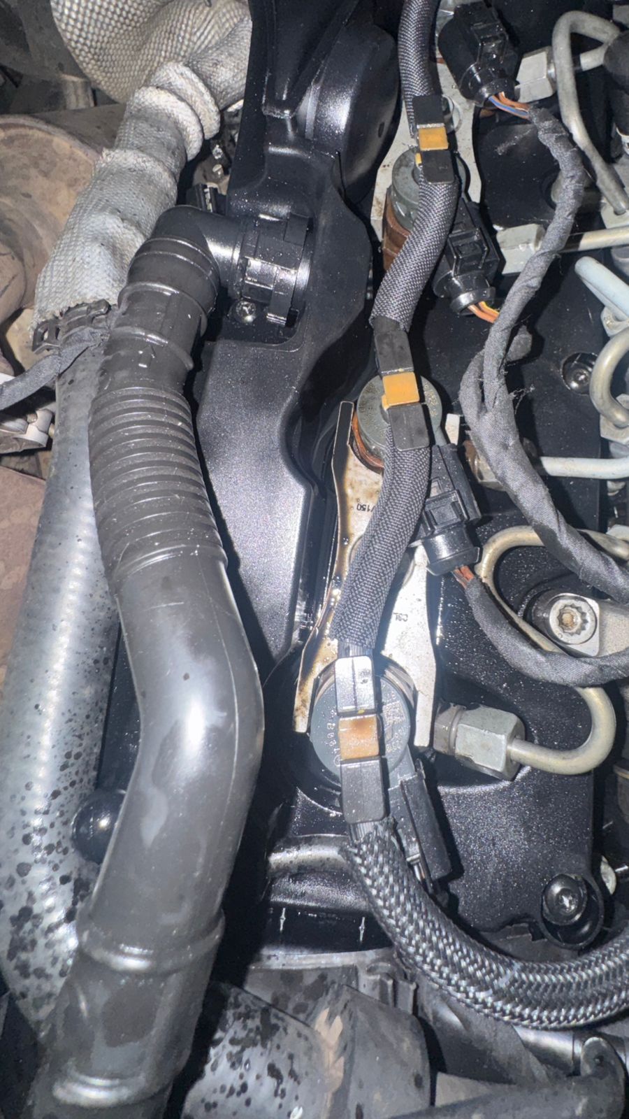 Diesel around injectors after 40 km